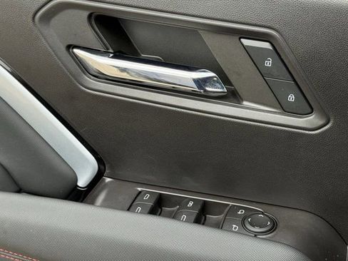 Used 2023 Chevrolet Colorado Z71 w/ Z71 Convenience Package 2 image 24