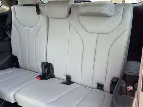 Used 2023 Hyundai Palisade SEL w/ Premium Package image 15