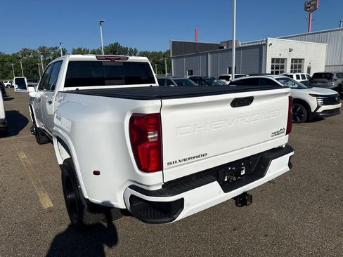 Used 2023 Chevrolet Silverado 3500 High Country w/ LPO, Hitch Package AWD/4WD image 8