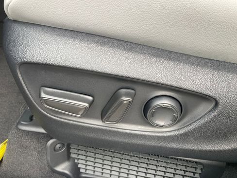 New 2026 Toyota Sienna XLE FWD image 13