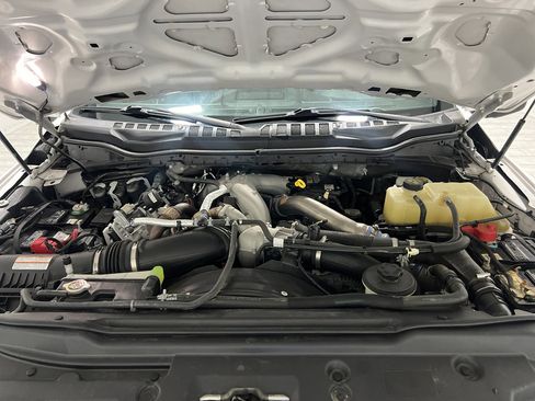 Used 2021 Ford F450 Platinum w/ FX4 Off-Road Package image 29