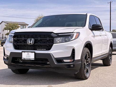 Certified 2025 Honda Ridgeline Black Edition image 11