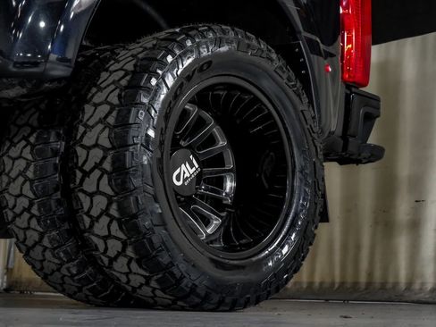 Used 2025 Ford F350 XLT image 53