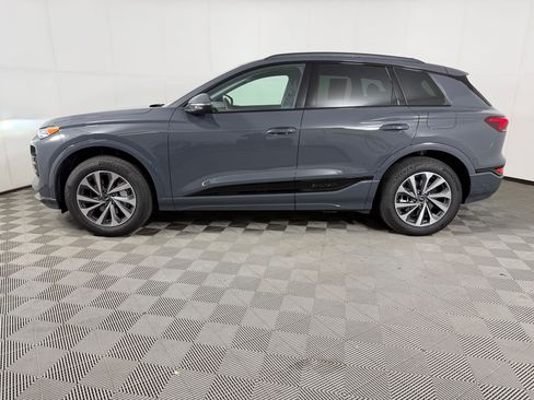 Used 2025 Audi Q6 e-tron Premium w/ Convenience Package AWD/4WD image 2