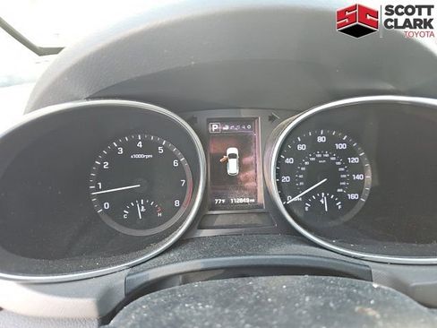 Used 2017 Hyundai Santa Fe SE image 5