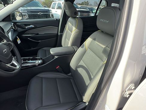 New 2026 Chevrolet Trax ACTIV w/ Sunroof Package FWD image 15