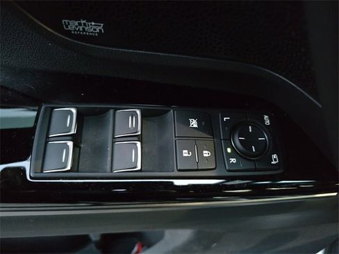 Used 2024 Lexus LX 600 4WD w/ Luxury Package image 32