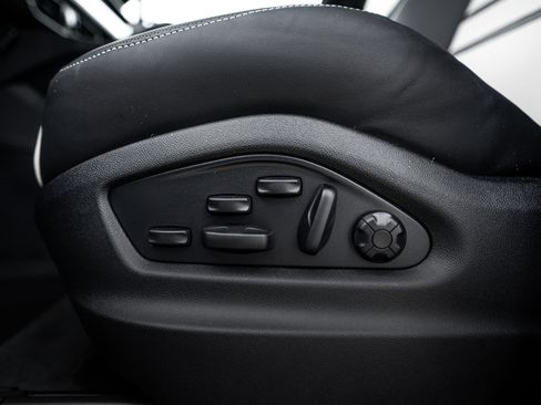 New 2026 Porsche Cayenne Turbo image 20