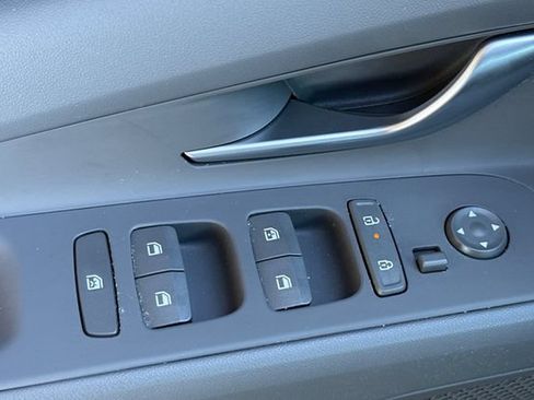 Certified 2025 Hyundai Elantra Hybrid FWD image 14