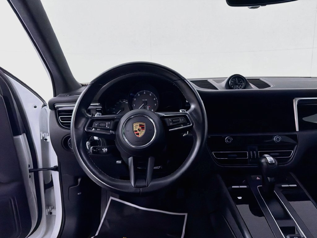 Certified 2023 Porsche Macan AWD/4WD image 25