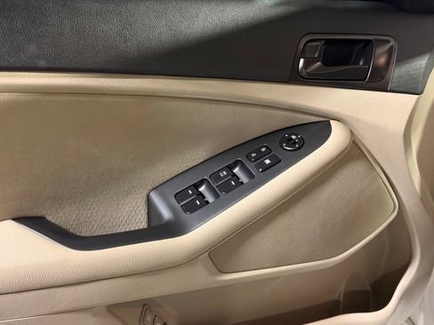Used 2015 Kia Optima LX FWD image 14