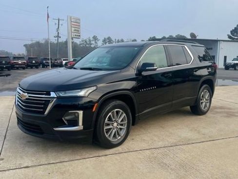Used 2022 Chevrolet Traverse LT image 1