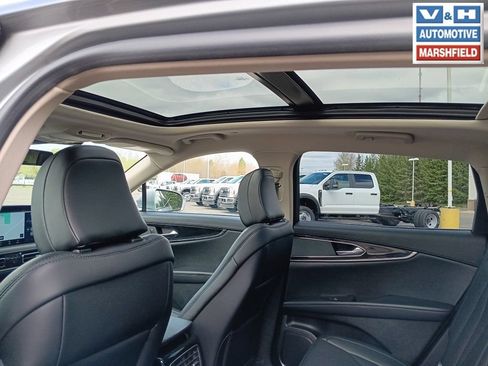 Used 2023 Lincoln Nautilus Reserve AWD/4WD image 11