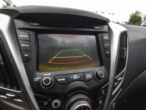 Used 2012 Hyundai Veloster w/ Style Pkg FWD image 12