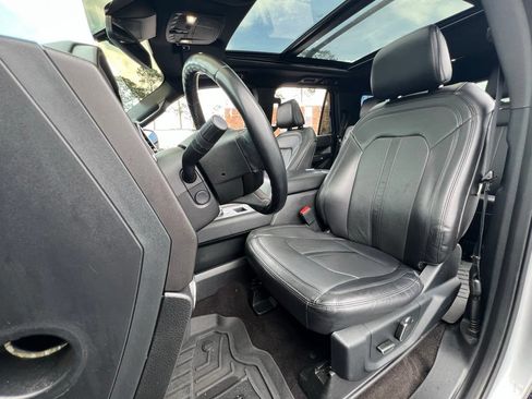 Used 2021 Ford Expedition Limited RWD image 12