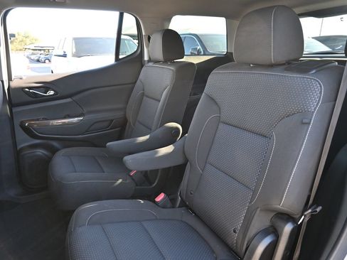 Used 2023 GMC Acadia SLE w/ Driver Convenience Package FWD image 20