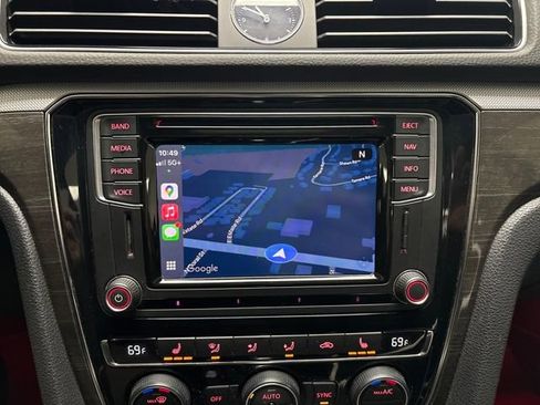 Used 2016 Volkswagen Passat 1.8T SEL Premium image 36