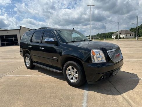 Used 2010 GMC Yukon SLE RWD image 3