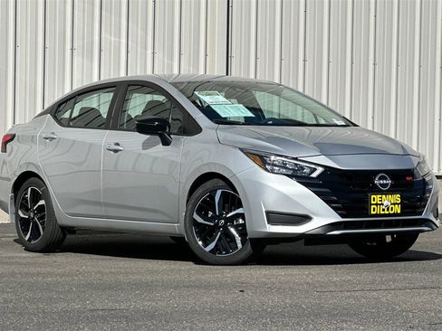 Used 2025 Nissan Versa SR w/ Trunk Package image 2