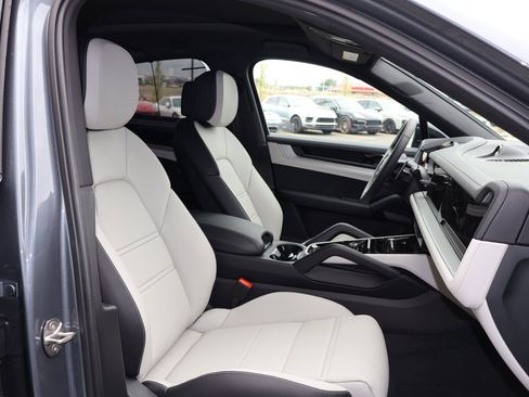 New 2026 Porsche Cayenne S AWD/4WD image 27