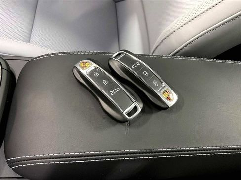 Used 2025 Porsche 911 Carrera S image 38