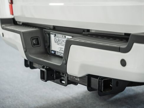 Certified 2022 Ford F250 Lariat w/ Black Appearance Package image 9