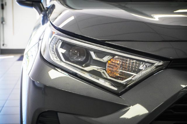 Used 2021 Toyota RAV4 XLE Premium AWD/4WD image 27