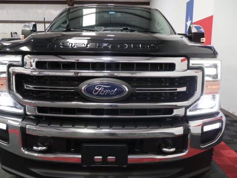 Used 2021 Ford F250 Lariat w/ Lariat Ultimate Package AWD/4WD image 28
