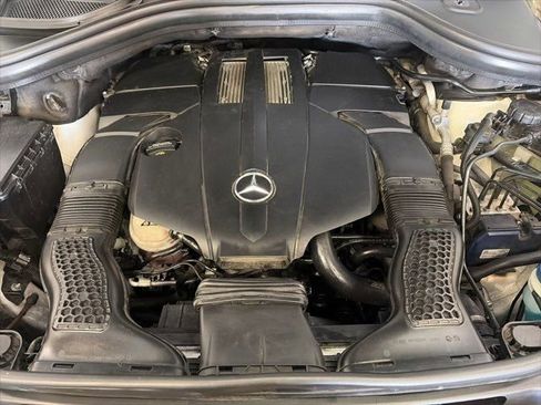 Used 2015 Mercedes-Benz GL 450 4MATIC image 46