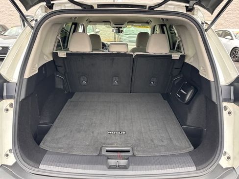Used 2023 Nissan Rogue SV image 26