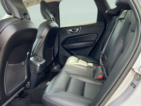 Used 2023 Volvo XC60 B5 Plus AWD/4WD image 13