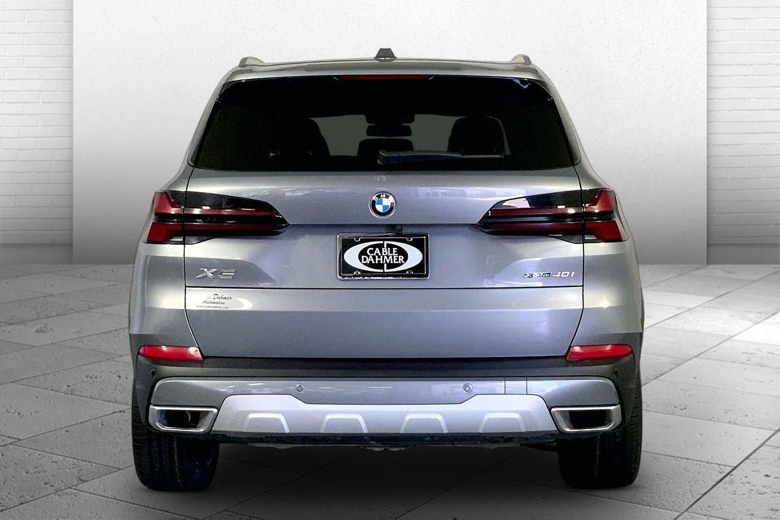 Used 2025 BMW X5 xDrive40i AWD/4WD image 3