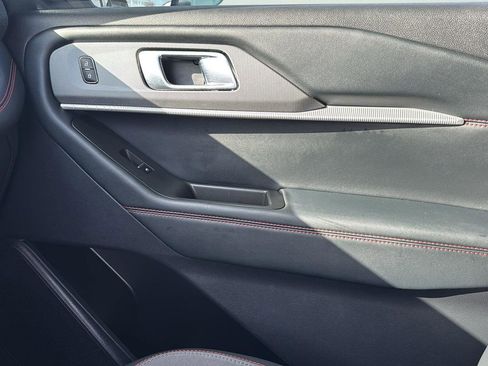 Used 2025 Ford Explorer ST-Line w/ Premium Package image 24