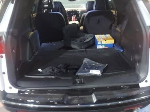 Used 2023 Chevrolet Traverse Premier w/ Redline Edition image 9