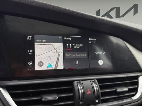 Used 2022 Alfa Romeo Giulia Veloce image 15