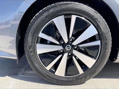 Used 2021 Nissan Altima 2.5 SV FWD image 9