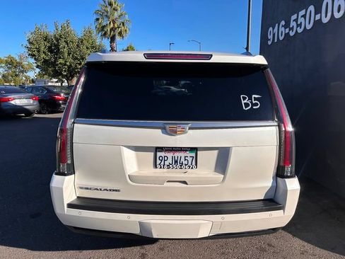 Used 2015 Cadillac Escalade ESV Premium RWD image 9