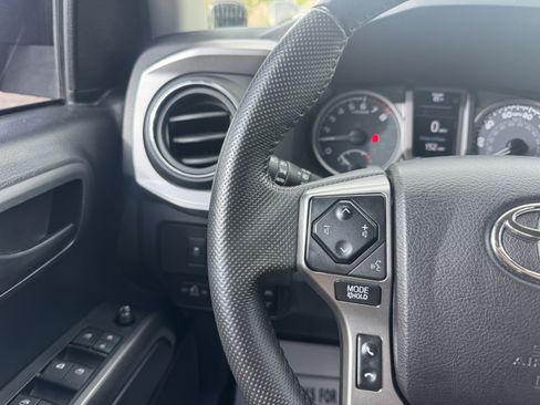 Used 2021 Toyota Tacoma SR5 RWD image 29