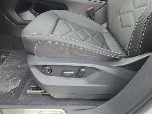 New 2026 Volkswagen Atlas Cross Sport SE image 14