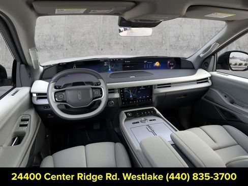 New 2026 Lincoln Navigator Reserve AWD/4WD image 9