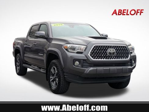 Used 2019 Toyota Tacoma TRD Sport image 1