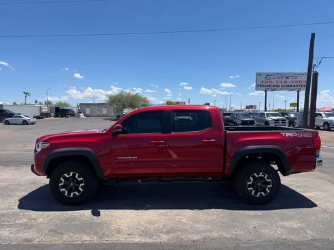 Used 2016 Toyota Tacoma TRD Off-Road w/ Towing Package AWD/4WD image 4