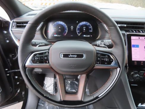 New 2025 Jeep Grand Cherokee Summit w/ Obsidian Package image 4