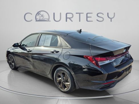 Certified 2023 Hyundai Elantra SEL FWD image 3
