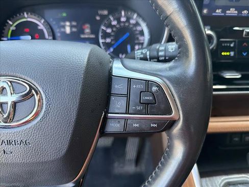 Used 2021 Toyota Highlander Platinum AWD/4WD image 15