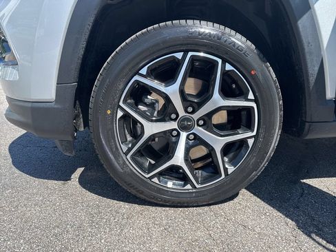 Used 2025 Jeep Compass Limited AWD/4WD image 43