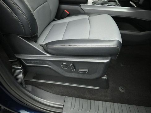 Used 2024 Ford F150 Lightning Lariat image 33