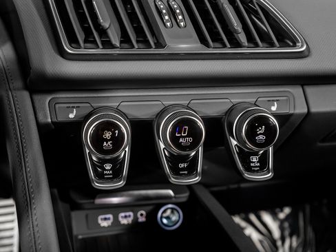 Used 2022 Audi R8 V10 performance image 37