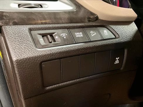 Used 2017 Hyundai Santa Fe Sport w/ Cargo Package AWD/4WD image 34