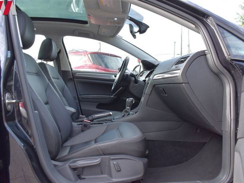 Used 2018 Volkswagen Golf Alltrack SE image 24